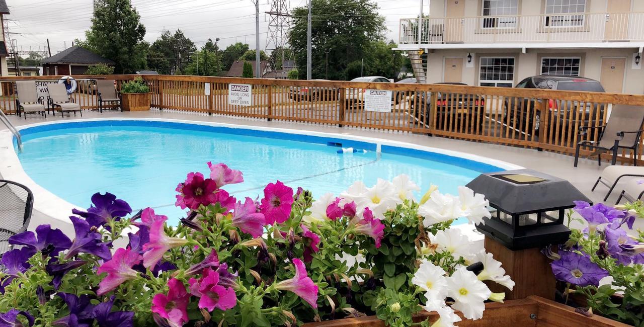 Falls Lodge By The Falls Niagara-Fälle Exterior foto